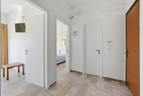 Alexandra Apartment 13 with Private Balcony & Wi-Fi - Image 2