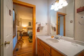 Cabin near wineries, hiking, fishing, kayaking, antiquing and more.. - Image 4