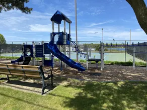 Now booking Summer 2026! Walk to Great Pond, Playground, Central AC. - Image 2