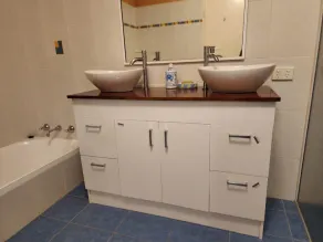 AVALON BAY BEACH HOUSE - Image 4