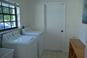 Tropical Paradise! Heated Pool & Sauna. Large very private yard. Near Everything - Image 4