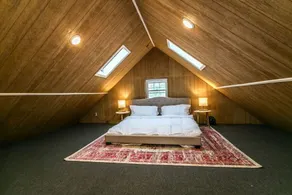 The Beach Pad · Spacious 4BR Getaway · Walk to Sylvan Beach - Image 3