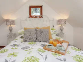 2 bedroom accommodation in Bury Gate, near Pulborough - Image 3