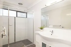 Smart Suites Self Check-in Apartments - Darnley St - Image 2