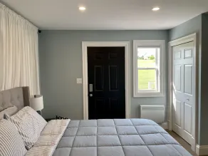 Modern Water-View Cottage with A/C - Image 5