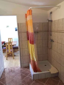 Holiday apartment with sea view - Image 2