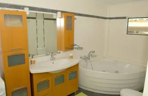 Luxury villa with a swimming pool in Lefkochoara, Messinias - Image 3