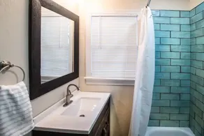 The Compound *sleeps 11*great beds*pet friendly* - Image 5