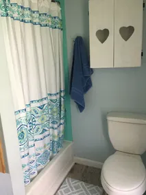 Family-Friendly Willoughby Lake Cottage - Image 2