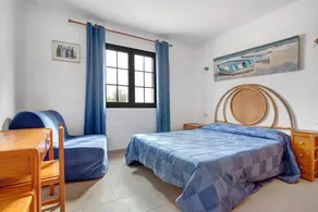 Ferienwohnung \"Puerto Chico V\" mit Meerblick, gemeinschaftlich genutztem Pool & WLAN - Image 4