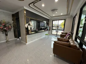 Smith's Place - Image 2