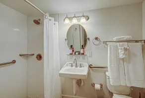 Cute 1 bedroom unit located in Condo/Hotel in the heart of Coconut Grove-Free Parking - Image 4