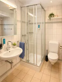 Hus med trädgård och fantastisk utsikt i Meggen - Image 4