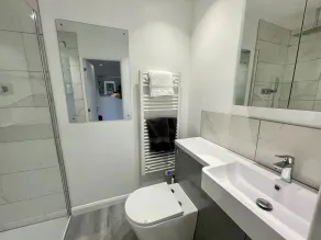 Luxury Lodge close to Clifton Suspension Bridge, hot tub. Sleeps 2 people. - Image 3