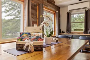 Beautiful Lake House on Belleau 100 ft of Waterfront! Kayaks, Jacuzzi 3100 sqft! - Image 4
