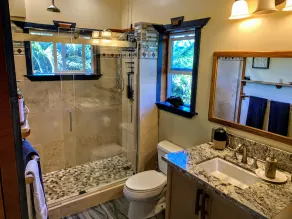2 Schlafzimmer/1 Bad Obergeschoss Haus, 1 Meile zum Strand, neben Staatswald, individuelle Ausstattung - Image 2