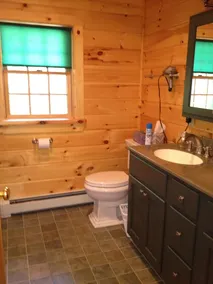 QUINTESSENTIAL MAINE LOG CABIN SET PÅ VÄRLIGA LAKE - Image 5