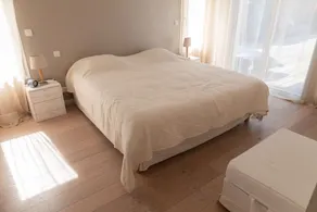 A very comfortable villa with a heated pool, nestled between the ocean, the bay, and the lake - Image 5