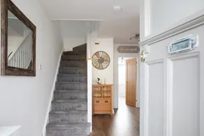 Stunning 4br House for 10 Near Beach & Town - Image 2