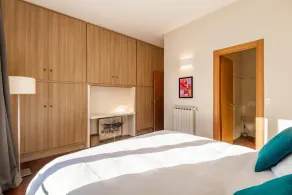Market Square 2 bedrooms 2 baths AC private garage - Image 5