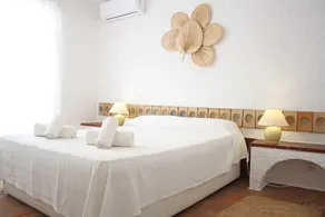 Charming seafront villa - Image 5