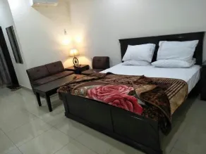 Hotel Golden Inn - Image 4