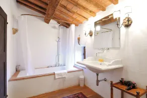 Medieval Tuscan Castle  with 8 bedrooms for 18 guests - Image 3