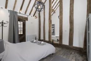 The Well House is a romantic, unique and cosy retreat for two - Image 5