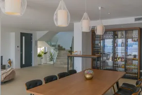 Grande Villa Bleue avec Piscine Chauffée - Image 5