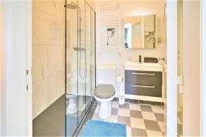 1-bedroom lodge in Antwerp Centre - Image 5