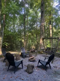 Woodsy Retreat-2 Bedroom cabin - Image 5