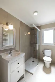 Belle villa avec piscine, accès direct à la mer - Image 4