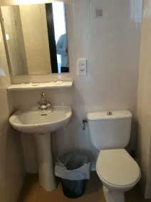 Hotel De La Place - Image 3