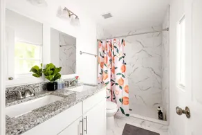 Modern Bungalow Minutes from Downtown Atlanta and Lakewood - Image 5