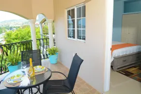 Modern Winter Retreat with Seaview Balcony & WiFi & AC - Image 2