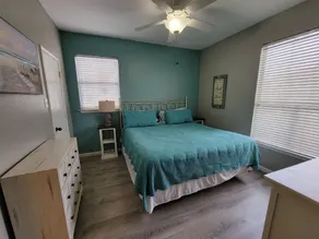 Nouvellement rénové 2 chambres au 2ème étage, 3 minutes à pied de la plage - Image 5