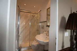 Erleben Sie das hohe Leben am Comer See in einer historischen Villa mit Seeblick und privatem Pool - Image 2