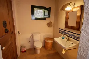 Small Cottage 15 people, communal pool, barbecue, Costa Brava at 17 km - Image 3