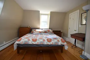 Historical New England 2Bedroom with 2 King beds Brick Building - Image 4