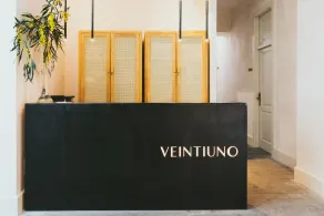 VEINTIUNO Emblematic Hotels by Airnest - Image 3