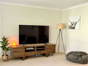 Lovedale Escape  Large family 5 bedroom home with pool, playground, pets welcome - Image 5