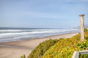 Das Haus am Meer auf einer Klippe verfügt über eine Gourmetküche und zusätzlichen Wohnraum auf der unteren Ebene! - Image 3