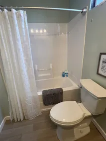 4 Bed 2 Bath Czech Village Cedar Rapids - Image 4