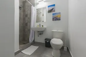 ModernStudio w/ 2 Double Beds & Pool - Close2Beach - Image 2