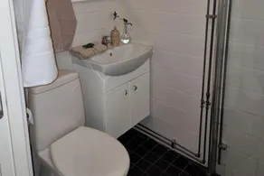 Studio - Sleeps 3 - WiFi - Close to Attractions - Image 2