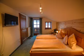 Lägenhet för 1-4 personer, dusch / toalett, balkong, TV, WiFi, icke-rökare, översta våningen - Image 3