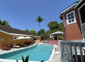 Coastal DeLuxe at The Blue Orchid B&B with Pool - Image 5