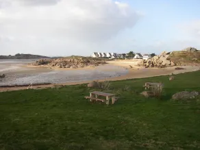 Fisherman's cottage nestled in the rocks of Trégastel, Pink Granite Coast - Image 2