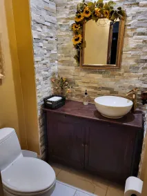 Spacious 3 bedroom and 2.5 bathroom home located in historic Shaw Neighborhood. - Image 2