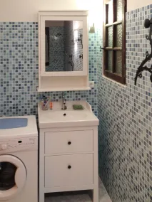 Schönes Haus, auf 2500m² Grundstück mit privatem Pool, - Image 2
